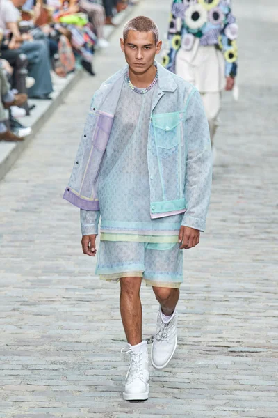 Look 44